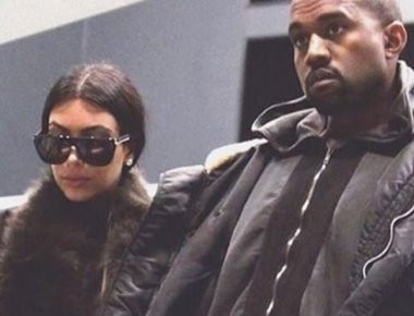 Με φόντο ένα χριστουγεννιάτικο δέντρο η οικογένεια West - Kardashian ευχήθηκε «χρόνια πολλά» (φωτό)